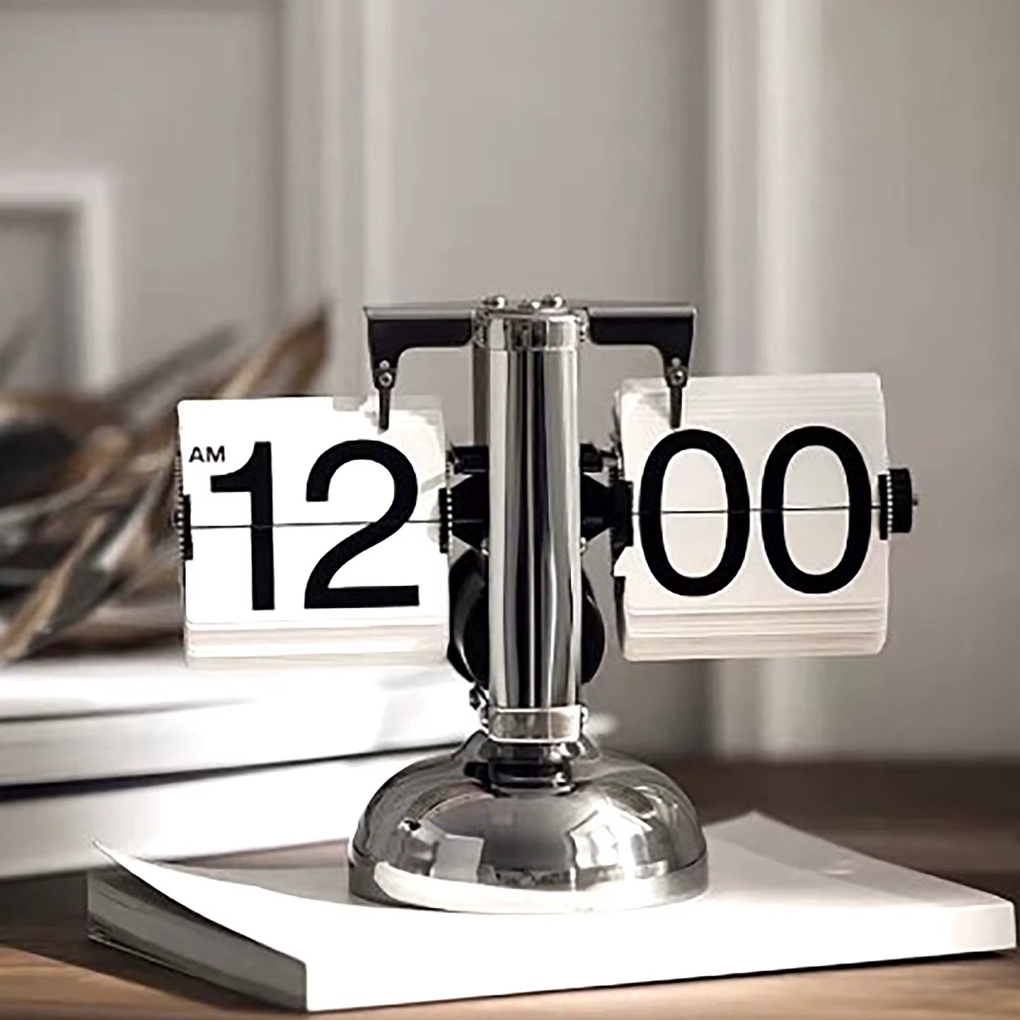 Retro Minimalist Auto-Flip Clock – Single Foot Mechanical Desk Clock