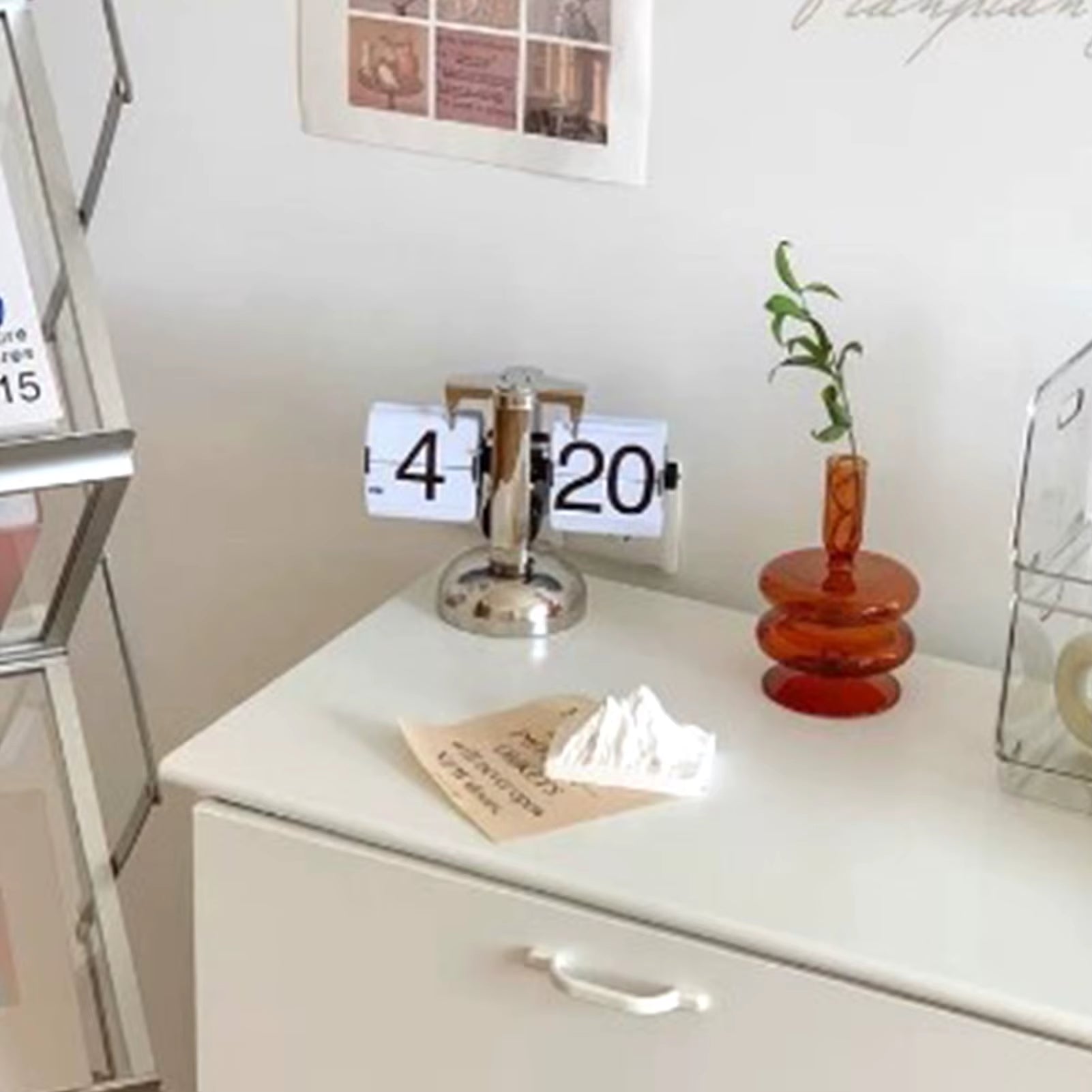 Retro Minimalist Auto-Flip Clock – Single Foot Mechanical Desk Clock